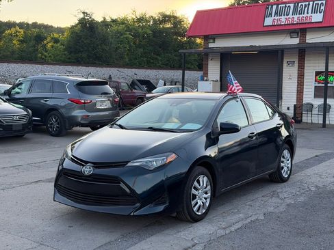 Used 2019 Toyota Corolla LE FWD image 1