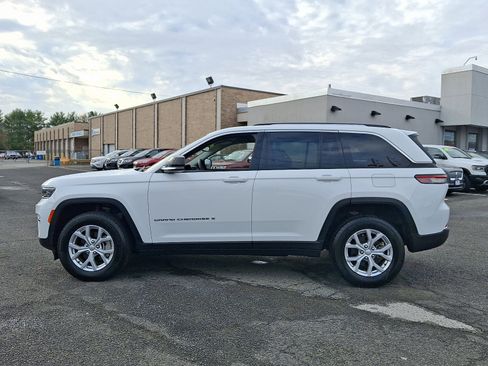 Certified 2023 Jeep Grand Cherokee Limited image 4
