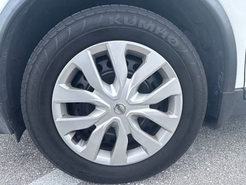Used 2018 Nissan Rogue S FWD image 9