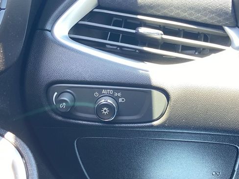Used 2023 Chevrolet Malibu LT FWD image 13