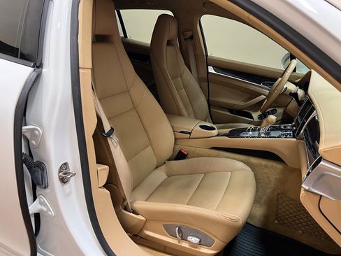 Used 2013 Porsche Panamera 4 image 34