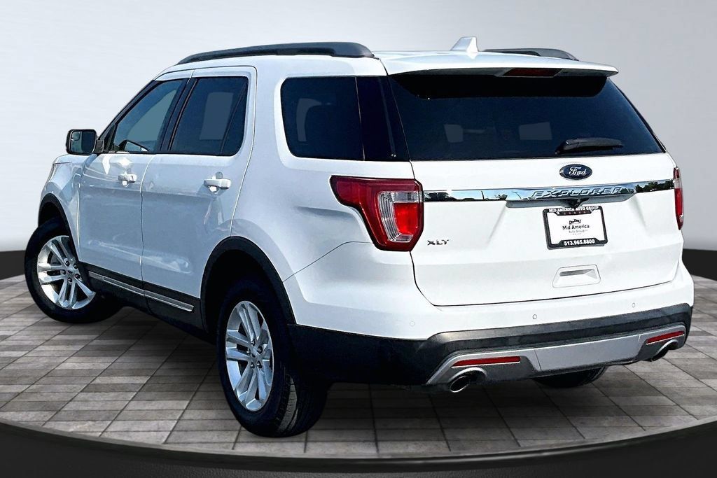 Used 2017 Ford Explorer XLT FWD image 13