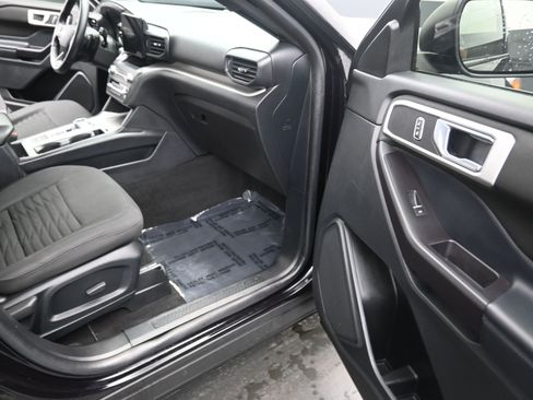 Used 2020 Ford Explorer XLT w/ Class III Trailer Tow Package image 24