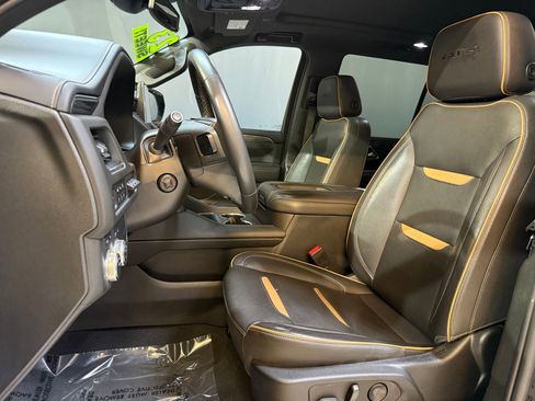 Used 2023 GMC Yukon AT4 w/ AT4 Premium Package image 5
