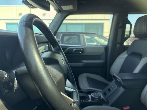 Used 2023 Ford Bronco Wildtrak image 31