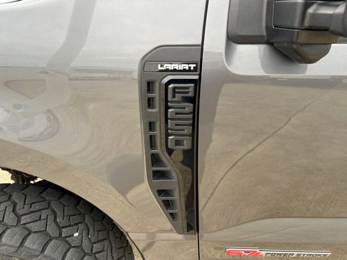 Used 2023 Ford F250 Lariat w/ Lariat Ultimate Package AWD/4WD image 19