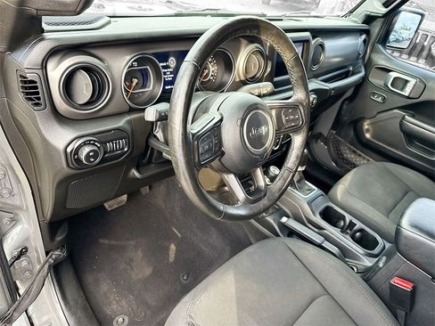 Used 2022 Jeep Gladiator Sport image 16