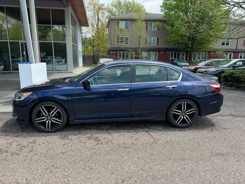 Used 2016 Honda Accord Sport image 2