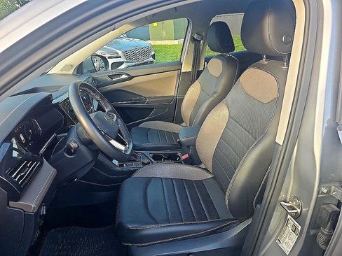 Used 2022 Volkswagen Taos SEL image 13