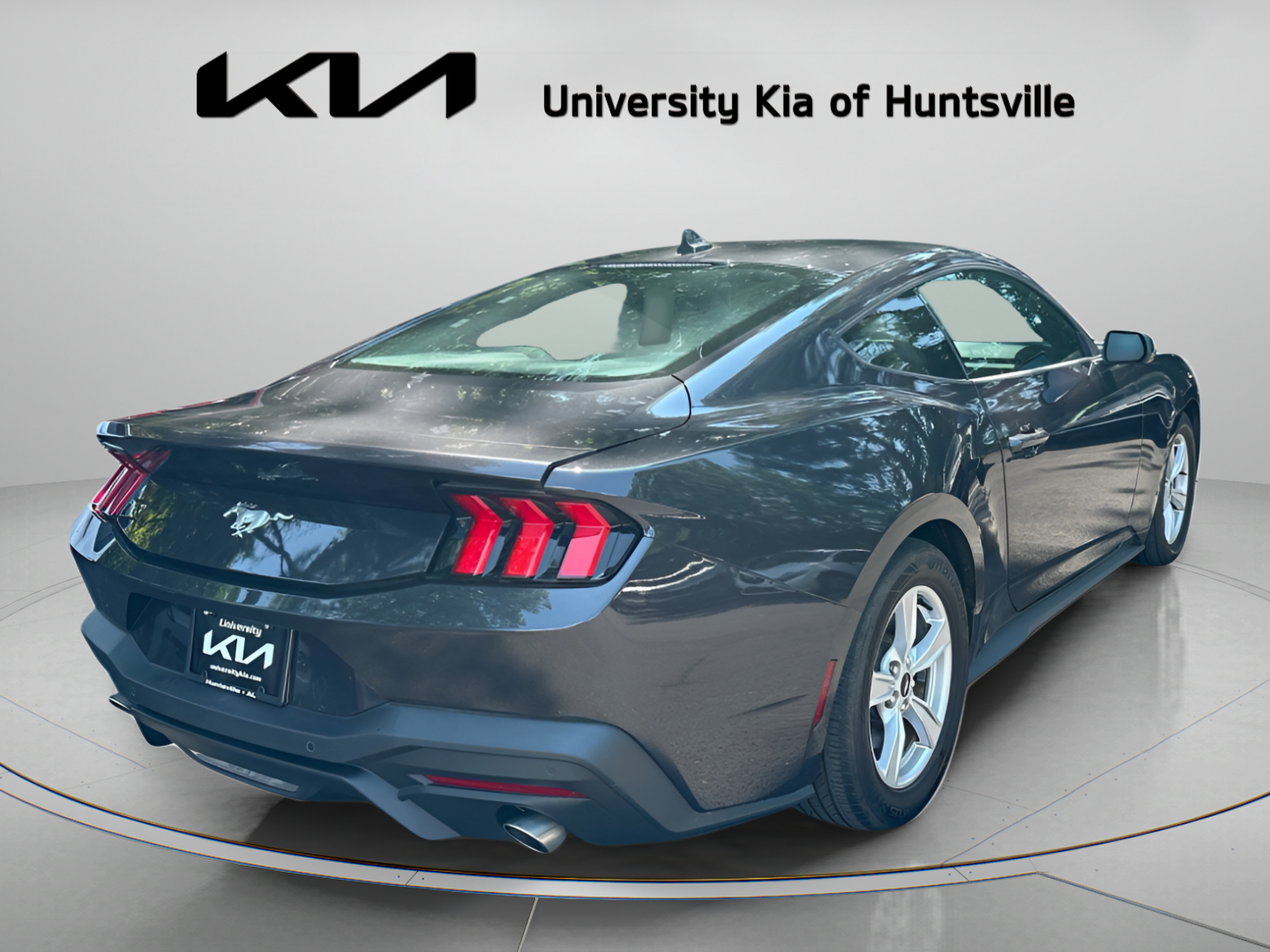 Used 2024 Ford Mustang Coupe RWD image 8