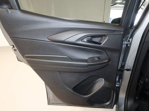 Used 2025 Chevrolet TrailBlazer LT FWD image 20