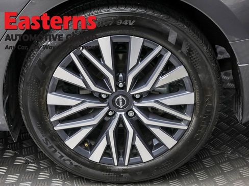 Used 2024 Nissan Altima 2.5 SV w/ SV Premium Package image 8