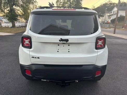 Used 2017 Jeep Renegade Altitude image 8