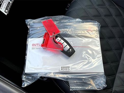 New 2025 Mitsubishi Outlander SEL image 35