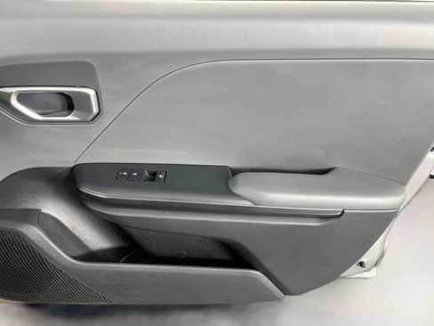 Used 2025 Kia K4 FWD image 35
