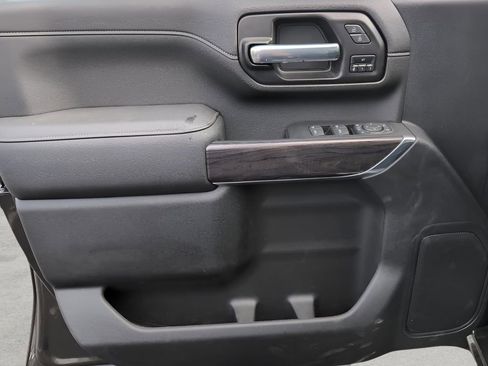 Used 2022 Chevrolet Silverado 2500 LTZ w/ Z71 Off-Road Package image 11