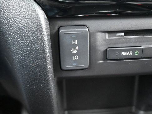 Used 2018 Honda Pilot Touring image 14