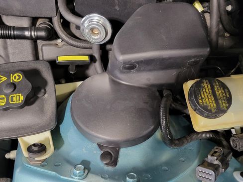 Used 2002 Ford Thunderbird RWD image 6