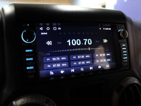 Used 2015 Jeep Wrangler Sport image 22