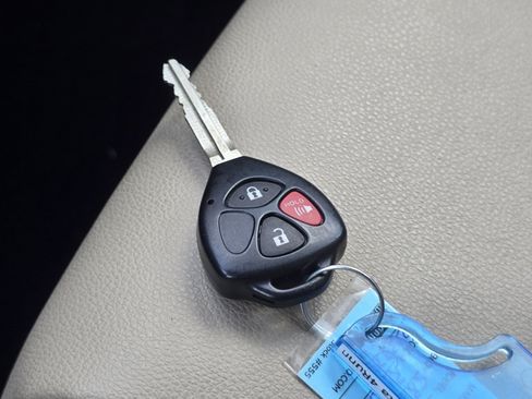 Used 2015 Toyota 4Runner SR5 Premium AWD/4WD image 32