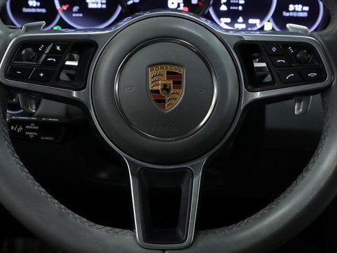 Used 2022 Porsche Cayenne Platinum Edition image 14