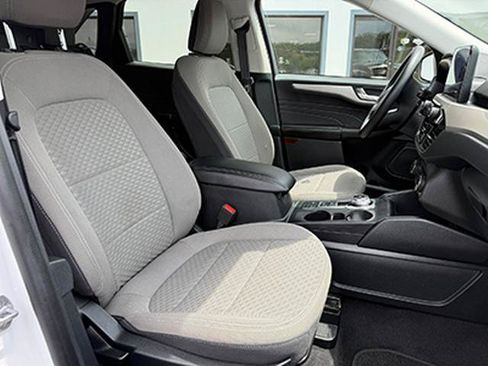Used 2021 Ford Escape SE FWD image 17