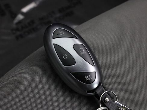 Used 2025 Hyundai Elantra Sport image 28