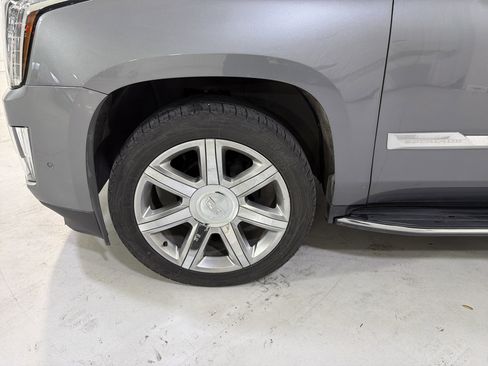 Used 2020 Cadillac Escalade ESV Luxury image 9