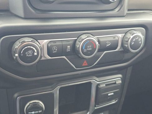 Used 2019 Jeep Wrangler Sport image 24