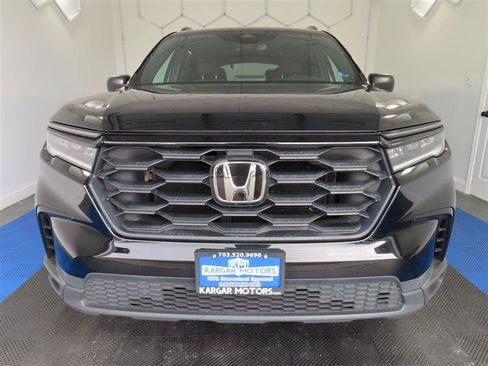 Used 2023 Honda Pilot Sport image 3