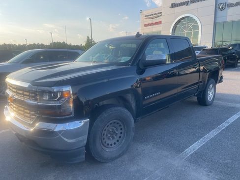 Used 2018 Chevrolet Silverado 1500 LT AWD/4WD image 2
