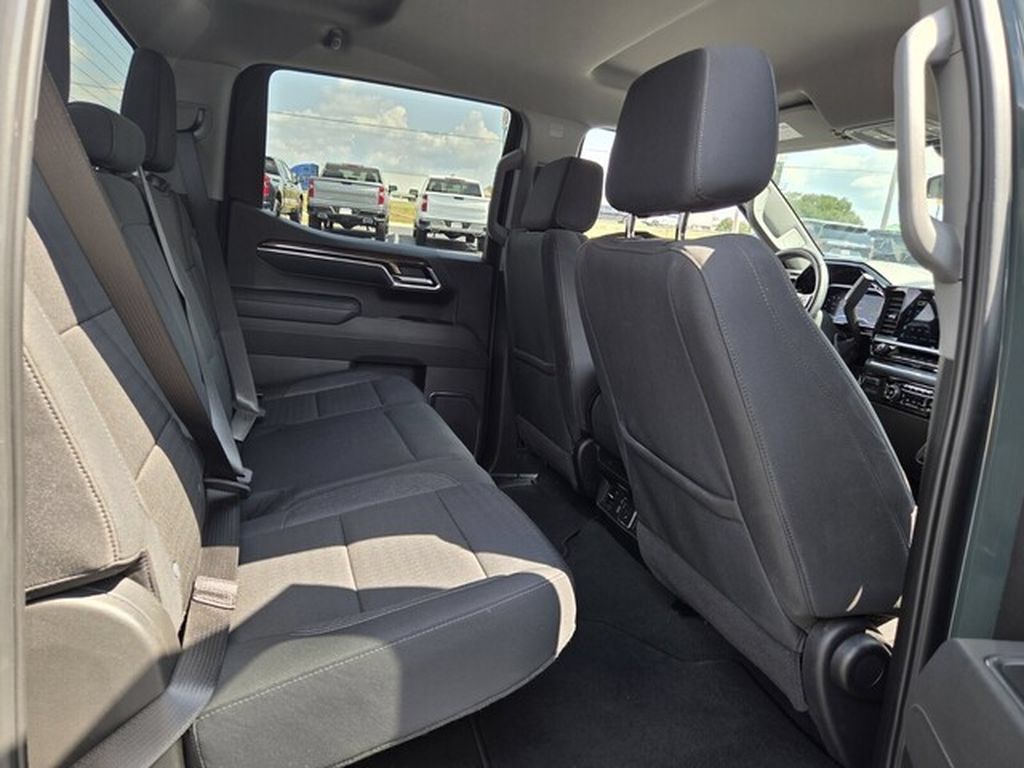 Used 2025 Chevrolet Silverado 1500 LT RWD image 16