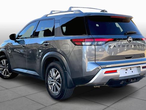 Used 2022 Nissan Pathfinder SL w/ Lighting Package (N92) image 11