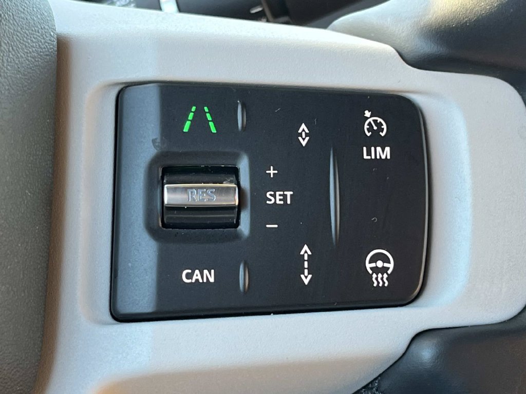 Certified 2025 Land Rover Defender 130 X-Dynamic SE AWD/4WD image 38
