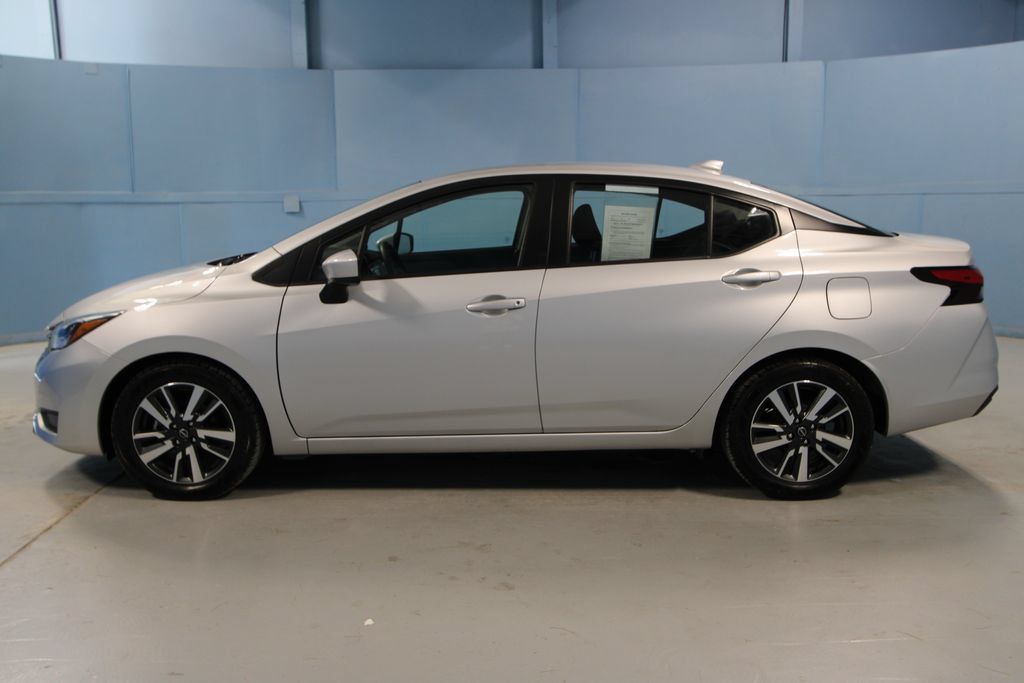 Used 2025 Nissan Versa SV FWD image 25