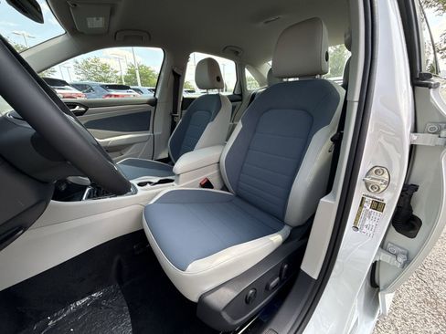 New 2025 Volkswagen Jetta SE image 13