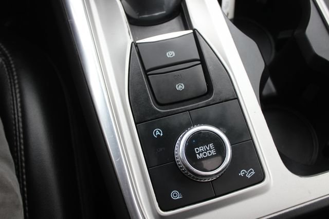 Used 2021 Ford Explorer XLT w/ Equipment Group 202A AWD/4WD image 11