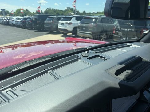 New 2025 Ford Bronco Badlands image 52