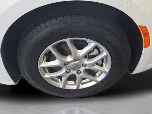 Used 2023 Chrysler Pacifica Touring-L FWD image 24