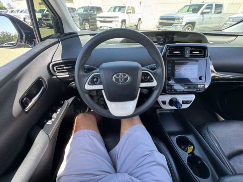 Used 2017 Toyota Prius Two w/ Prius Two Safety Plus Package FWD image 32