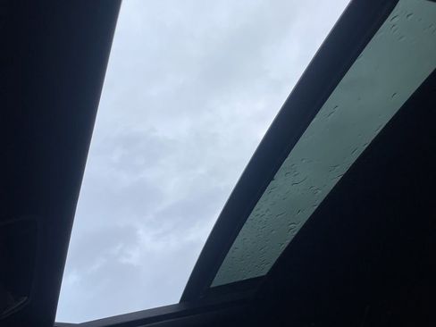 Used 2017 Land Rover Range Rover HSE image 14