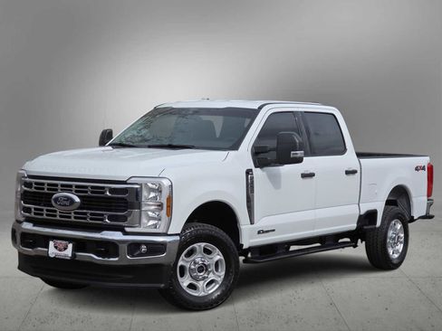 Used 2025 Ford F250 XLT image 1