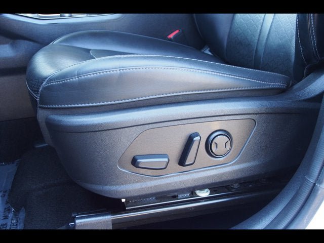 Used 2022 Kia Sorento S FWD image 19
