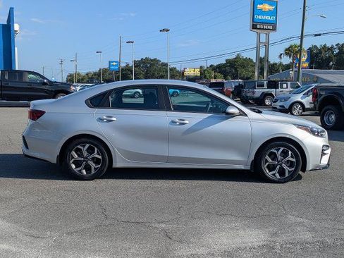 Used 2021 Kia Forte LXS FWD image 3