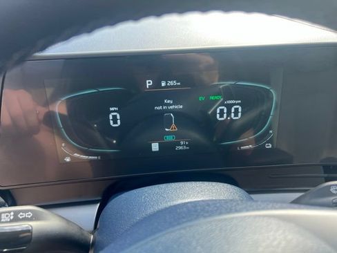 Used 2025 Kia Sportage EX w/ EX Premium Package AWD/4WD image 6