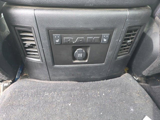 Used 2018 RAM 1500 Laramie AWD/4WD image 9