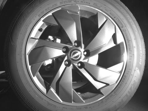 Used 2025 Nissan Rogue SV image 12