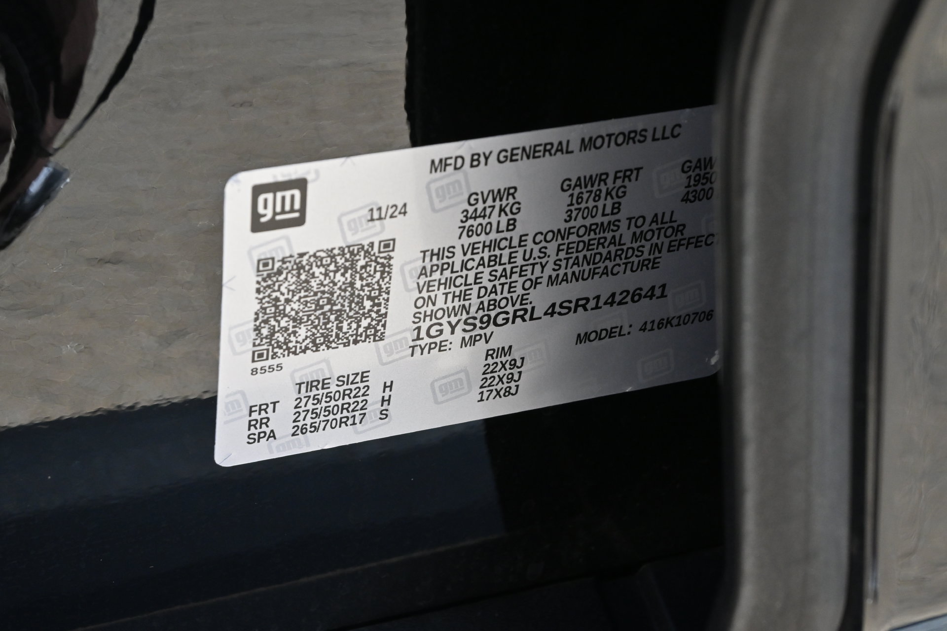 Used 2025 Cadillac Escalade Sport Platinum w/ LPO, Floor Liner Package AWD/4WD image 30