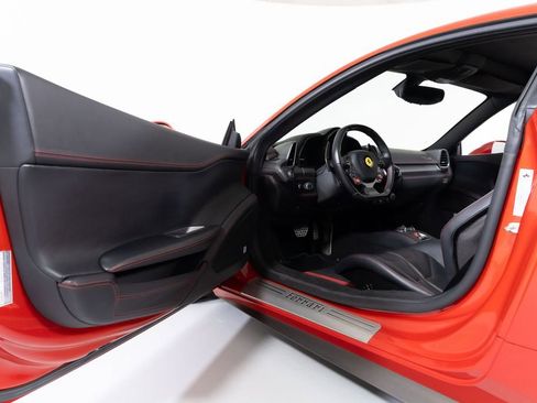 Used 2013 Ferrari 458 Italia Coupe image 21