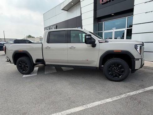 New 2026 GMC Sierra 2500 AT4 w/ AT4 Premium Plus Package AWD/4WD image 2